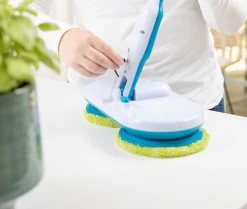 Mediashop Hurricane Floating Mop Elektrische Dweil - Oplaadbare Vloerwisser Voor Dweilen, Schrobben En Boenen - Met 2x 3 Microvezelpads 24 Mediashop Hurricane Floating Mop Elektrische Dweil - Oplaadbare Vloerwisser Voor Dweilen, Schrobben En Boenen - Met 2x 3 Microvezelpads -Schoonmaakproducten Winkel 1200x1014