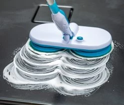 Mediashop Hurricane Floating Mop Elektrische Dweil - Oplaadbare Vloerwisser Voor Dweilen, Schrobben En Boenen - Met 2x 3 Microvezelpads 27 Mediashop Hurricane Floating Mop Elektrische Dweil - Oplaadbare Vloerwisser Voor Dweilen, Schrobben En Boenen - Met 2x 3 Microvezelpads -Schoonmaakproducten Winkel 1200x1014 3