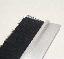 Deurborstel - Stripborstel - 90 Cm Aluminium H-profiel - Woonaccessoires - Deurstrip -Schoonmaakproducten Winkel 1200x1121 1