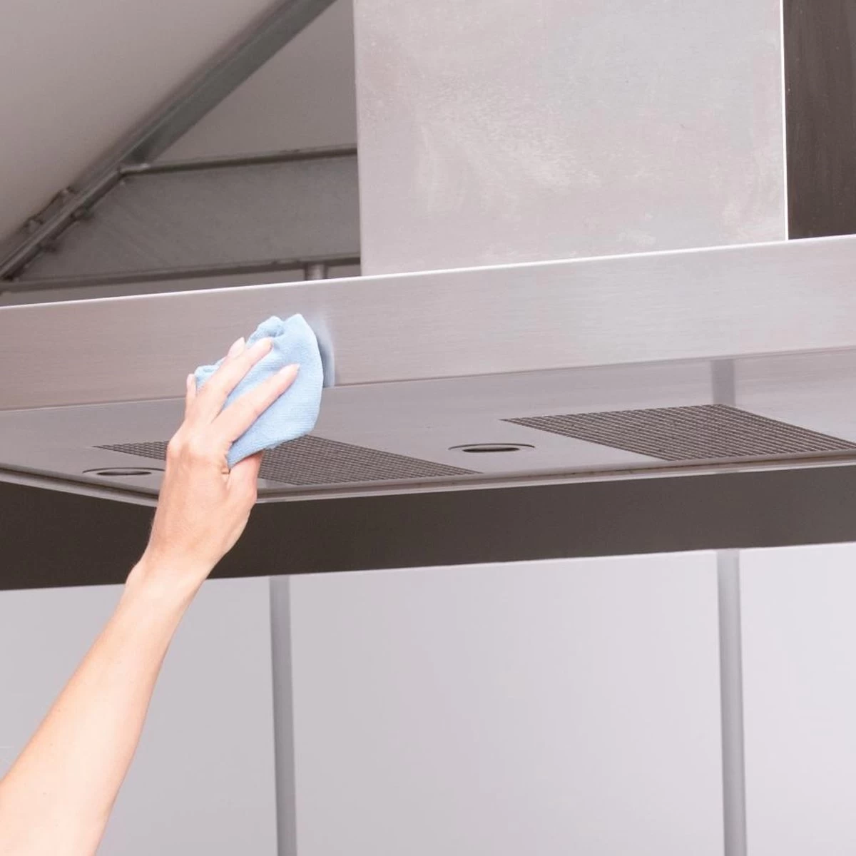 HG Roestvrijstaal Reiniger - 300ml - Onzichtbare Beschermlaag - Reinigt Snel En Streeploos 6 HG Roestvrijstaal Reiniger - 300ml - Onzichtbare Beschermlaag - Reinigt Snel En Streeploos - Afbeelding 4