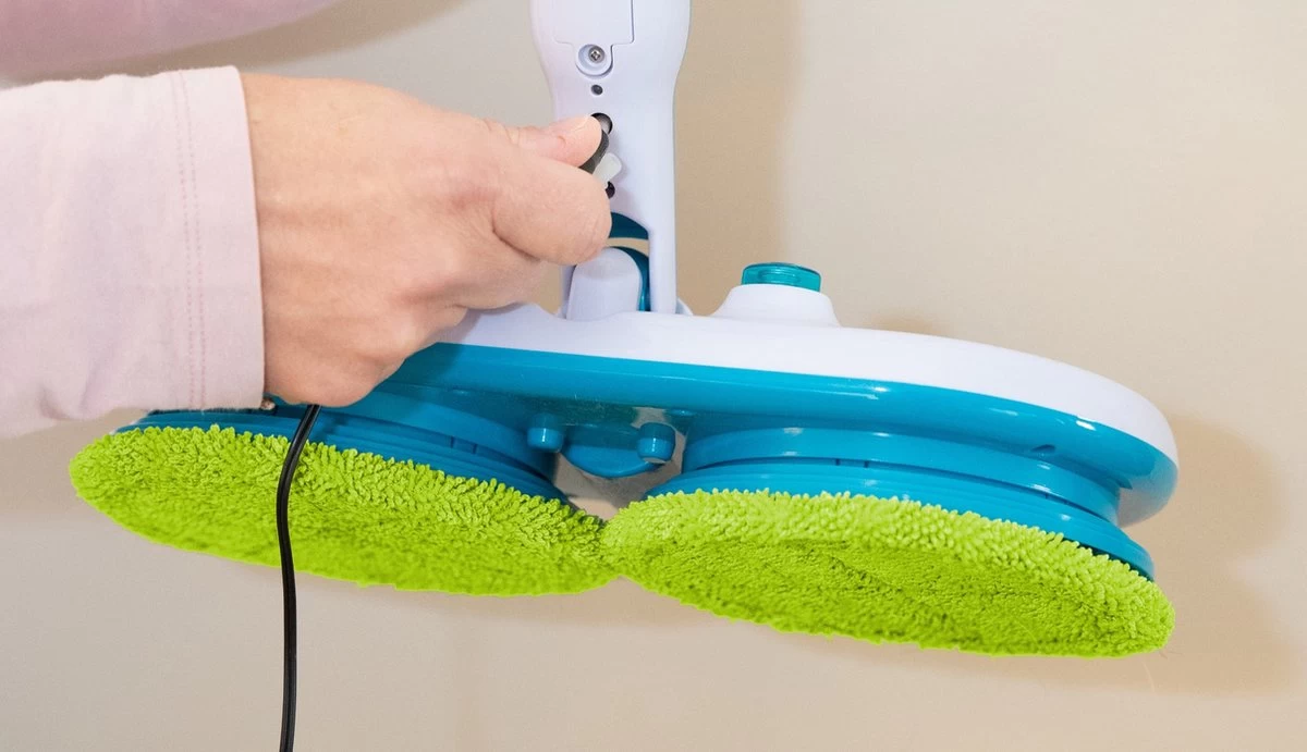 Mediashop Hurricane Floating Mop Elektrische Dweil - Oplaadbare Vloerwisser Voor Dweilen, Schrobben En Boenen - Met 2x 3 Microvezelpads 15 Mediashop Hurricane Floating Mop Elektrische Dweil - Oplaadbare Vloerwisser Voor Dweilen, Schrobben En Boenen - Met 2x 3 Microvezelpads - Afbeelding 13