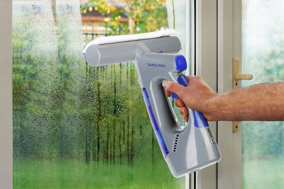 Swiss Pro+ Ruitenreiniger 3 In 1 WV 2 Blue Edition Window Vac - Ca. 120 M² - Waterzuiger - Incl. Smalle Zuigmond - Oplaadbaar - Raamwisser - Streeploos - Clicksystem - 2 Microvezeldoekjes - Met Sprayfunctie - Low Noise - Hepafilter 6 Swiss Pro+ Ruitenreiniger 3 In 1 WV 2 Blue Edition Window Vac - Ca. 120 M² - Waterzuiger - Incl. Smalle Zuigmond - Oplaadbaar - Raamwisser - Streeploos - Clicksystem - 2 Microvezeldoekjes - Met Sprayfunctie - Low Noise - Hepafilter - Afbeelding 4