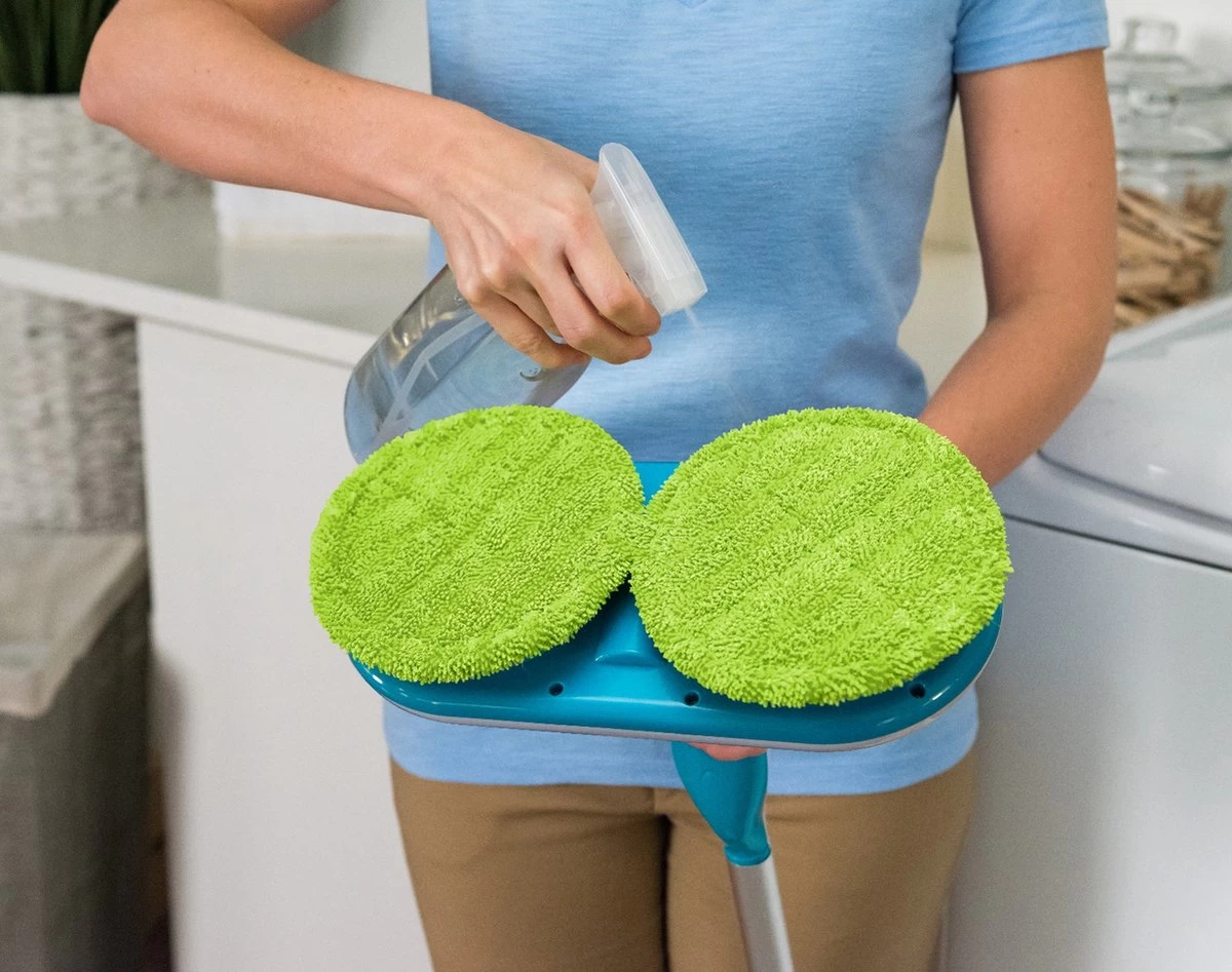 Mediashop Hurricane Floating Mop Elektrische Dweil - Oplaadbare Vloerwisser Voor Dweilen, Schrobben En Boenen - Met 2x 3 Microvezelpads 14 Mediashop Hurricane Floating Mop Elektrische Dweil - Oplaadbare Vloerwisser Voor Dweilen, Schrobben En Boenen - Met 2x 3 Microvezelpads - Afbeelding 12