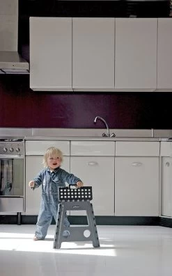 PUHLMANN - Inklapbare Kruk, JAMES, Plastic, Grijs, 40 Cm Hoog, Max 90 Kilo 9 PUHLMANN - Inklapbare Kruk, JAMES, Plastic, Grijs, 40 Cm Hoog, Max 90 Kilo -Schoonmaakproducten Winkel 746x1200